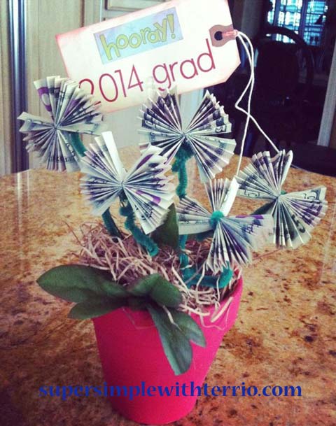 Money bouquet quick tutorial. 💵💐 #graduationgiftideas #tutorial #mon, Graduation Gift Ideas